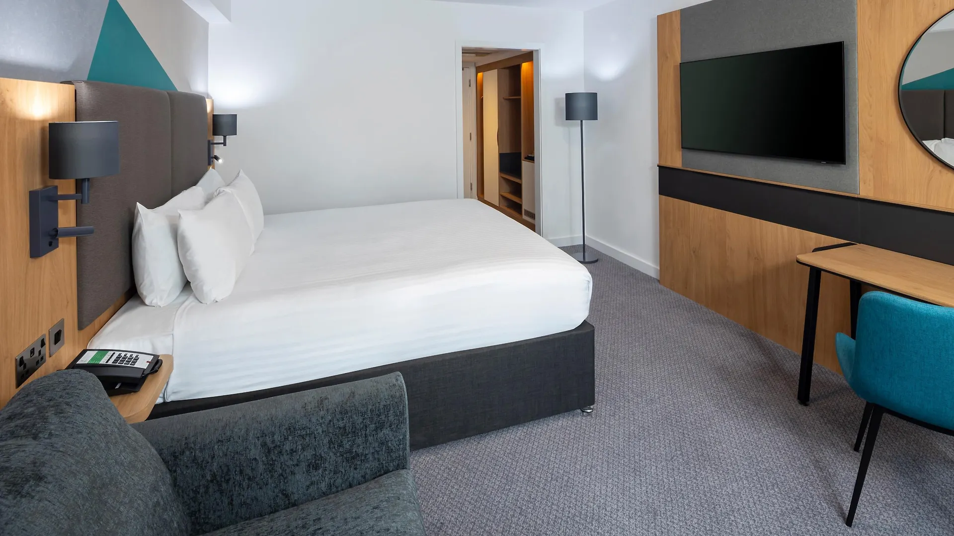 Holiday Inn Gloucester - Cheltenham By Ihg 4*,
