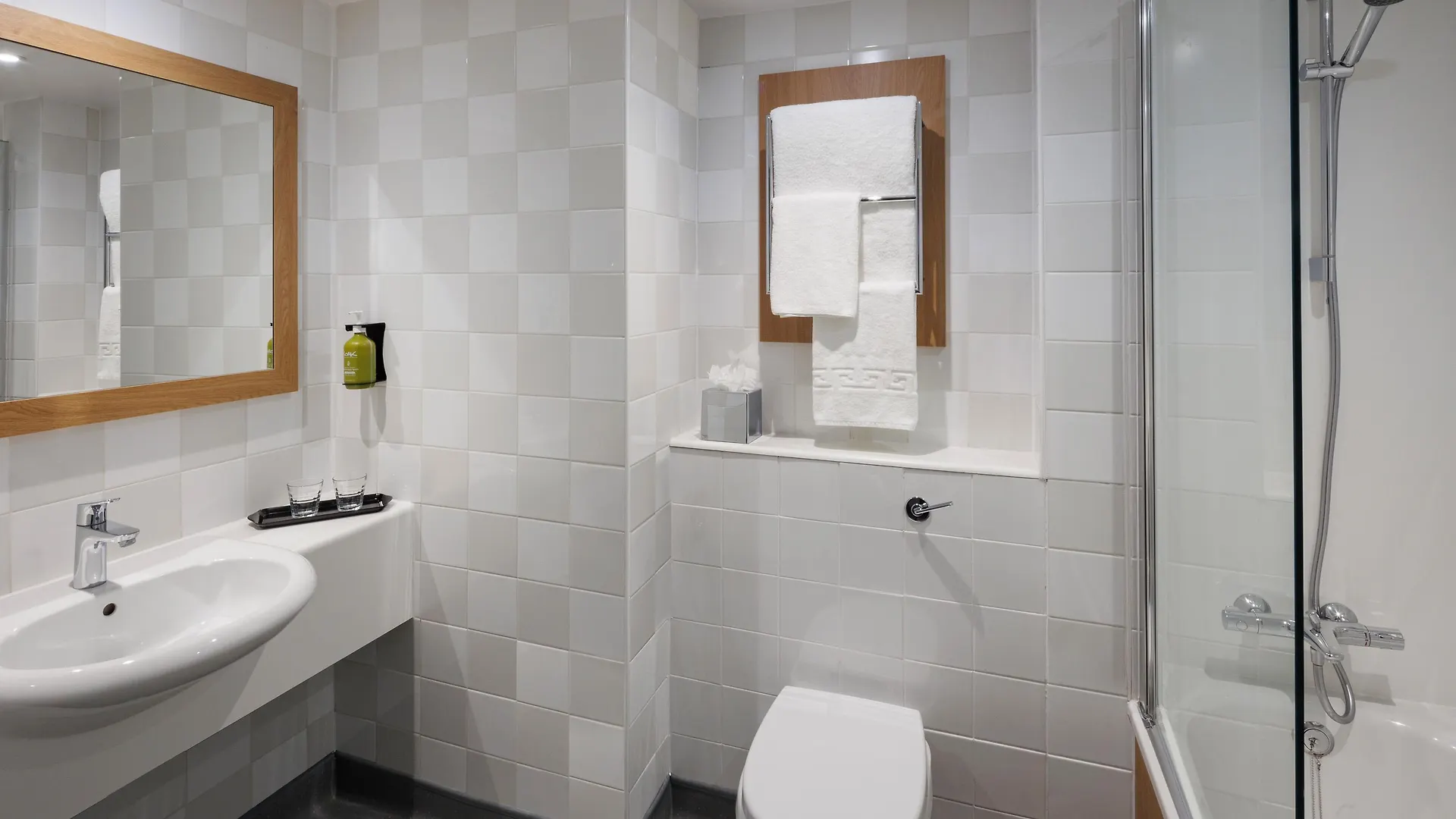 Holiday Inn Gloucester - Cheltenham By Ihg 4*,  United Kingdom