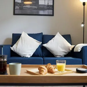K - Wellington Street 1 Apartment