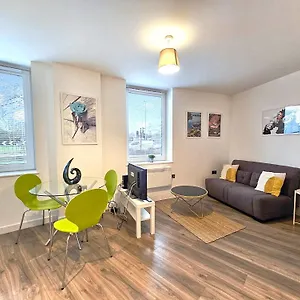 The Post House One By Fortuna Apartment