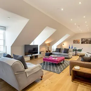 Apartment Altido Luxury 3Br Home At The Heart Of The City Centre Edinburgh